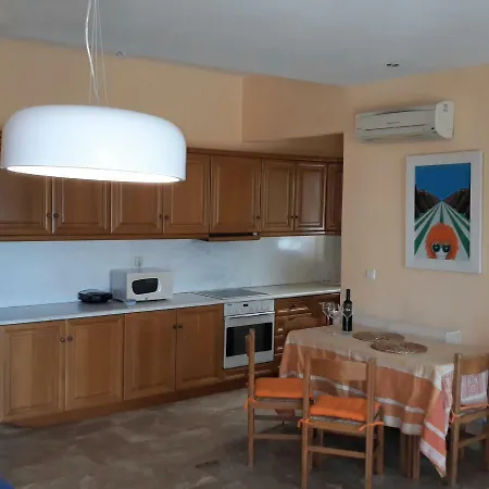 Peach House קאבאלה